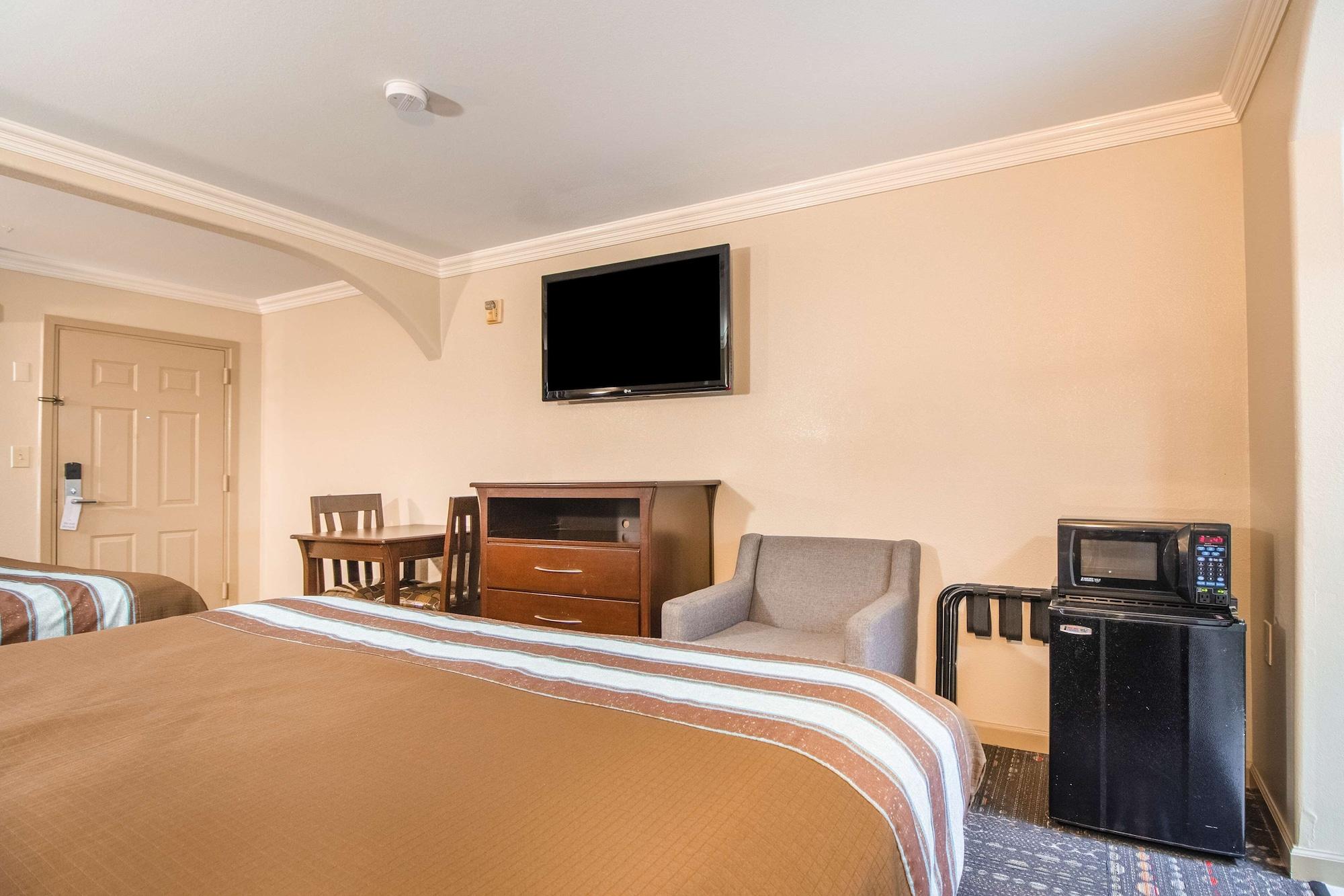Americas Best Value Inn Houston Heights At I-45 Kültér fotó
