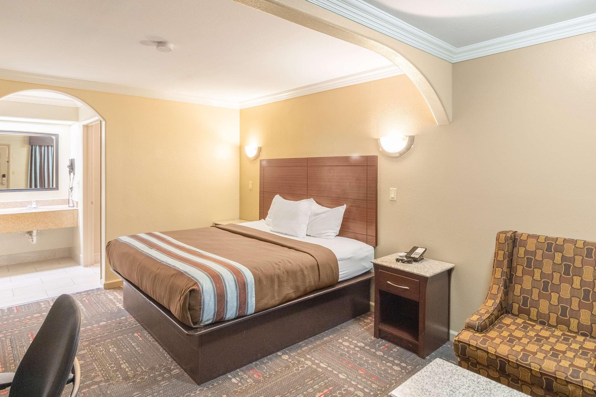 Americas Best Value Inn Houston Heights At I-45 Kültér fotó