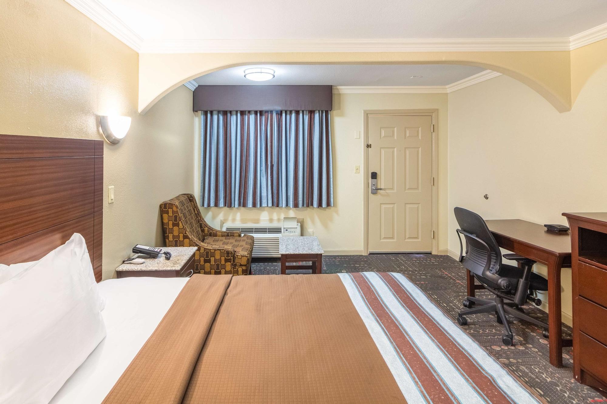 Americas Best Value Inn Houston Heights At I-45 Kültér fotó