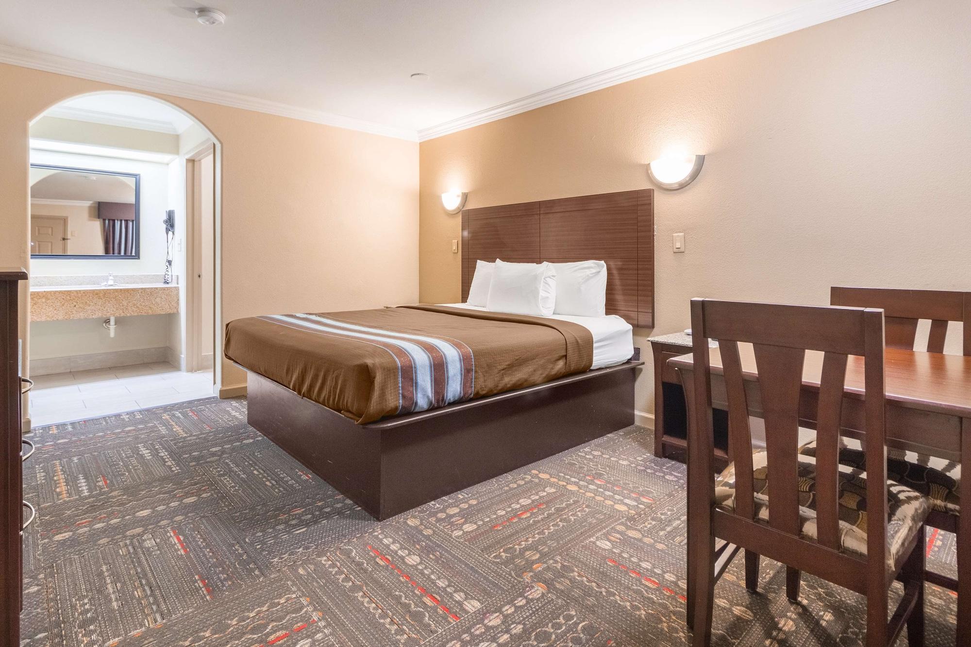 Americas Best Value Inn Houston Heights At I-45 Kültér fotó