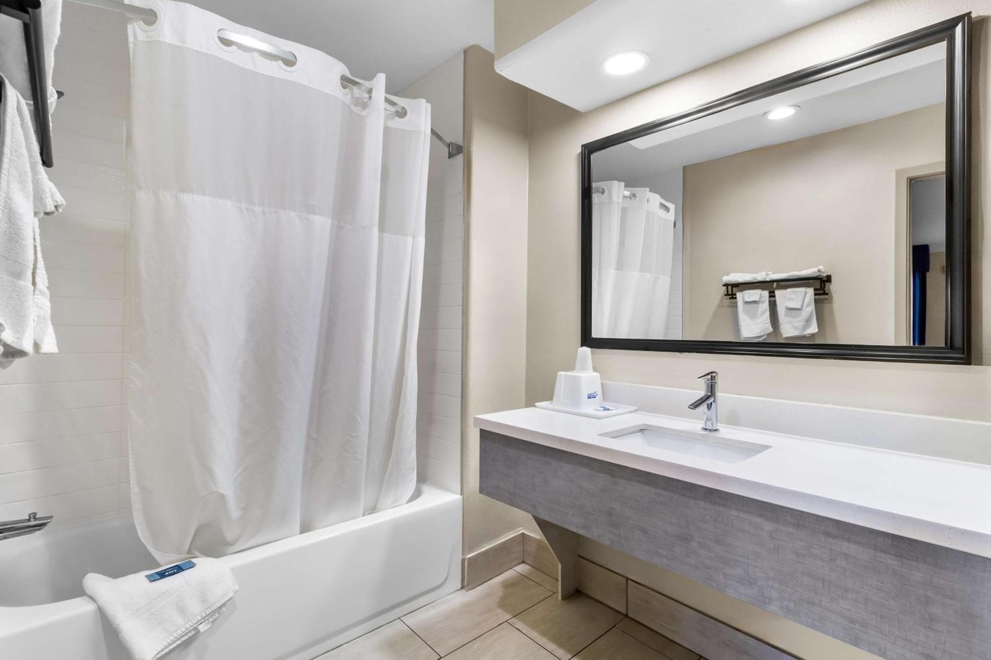 Americas Best Value Inn Houston Heights At I-45 Kültér fotó