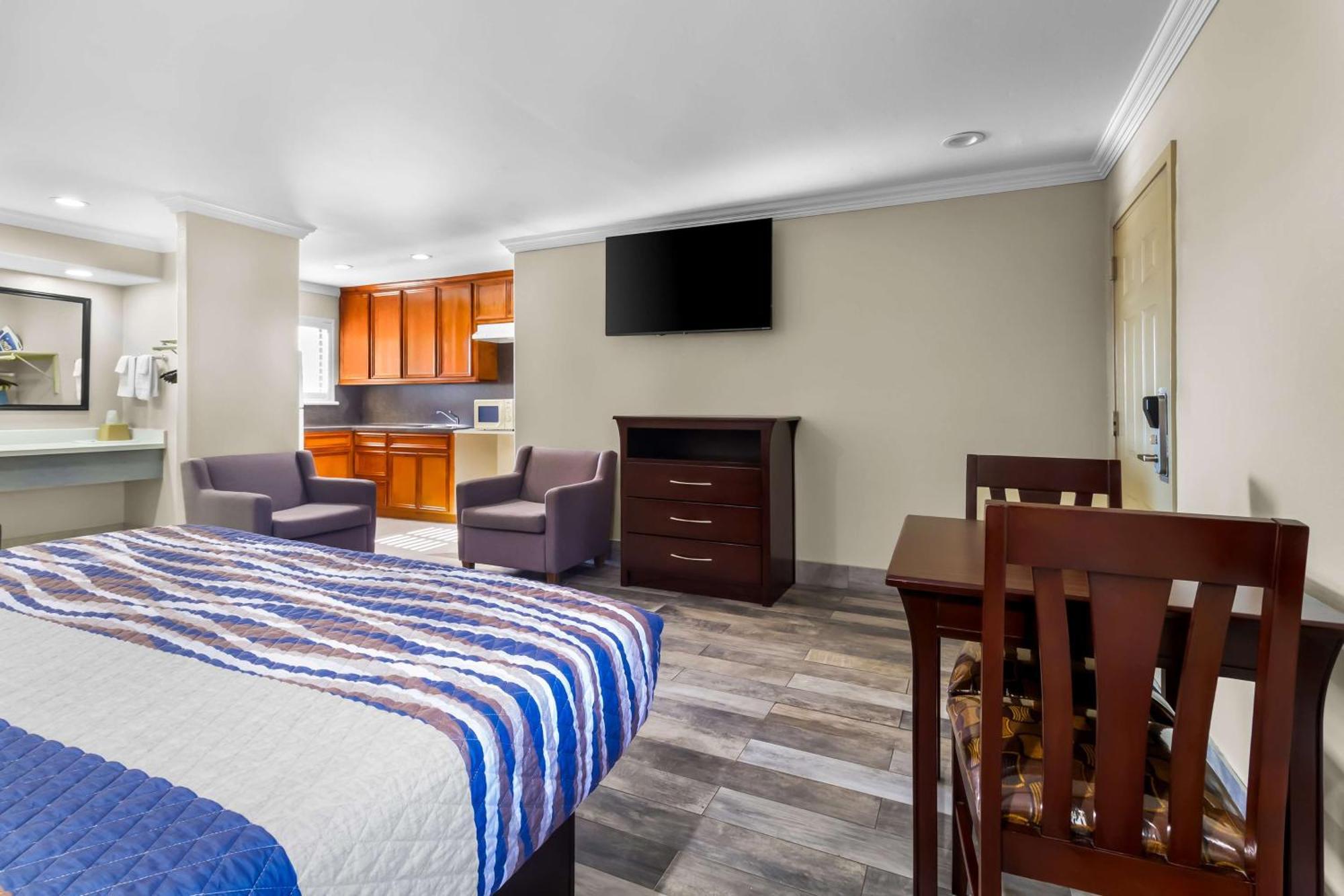 Americas Best Value Inn Houston Heights At I-45 Kültér fotó