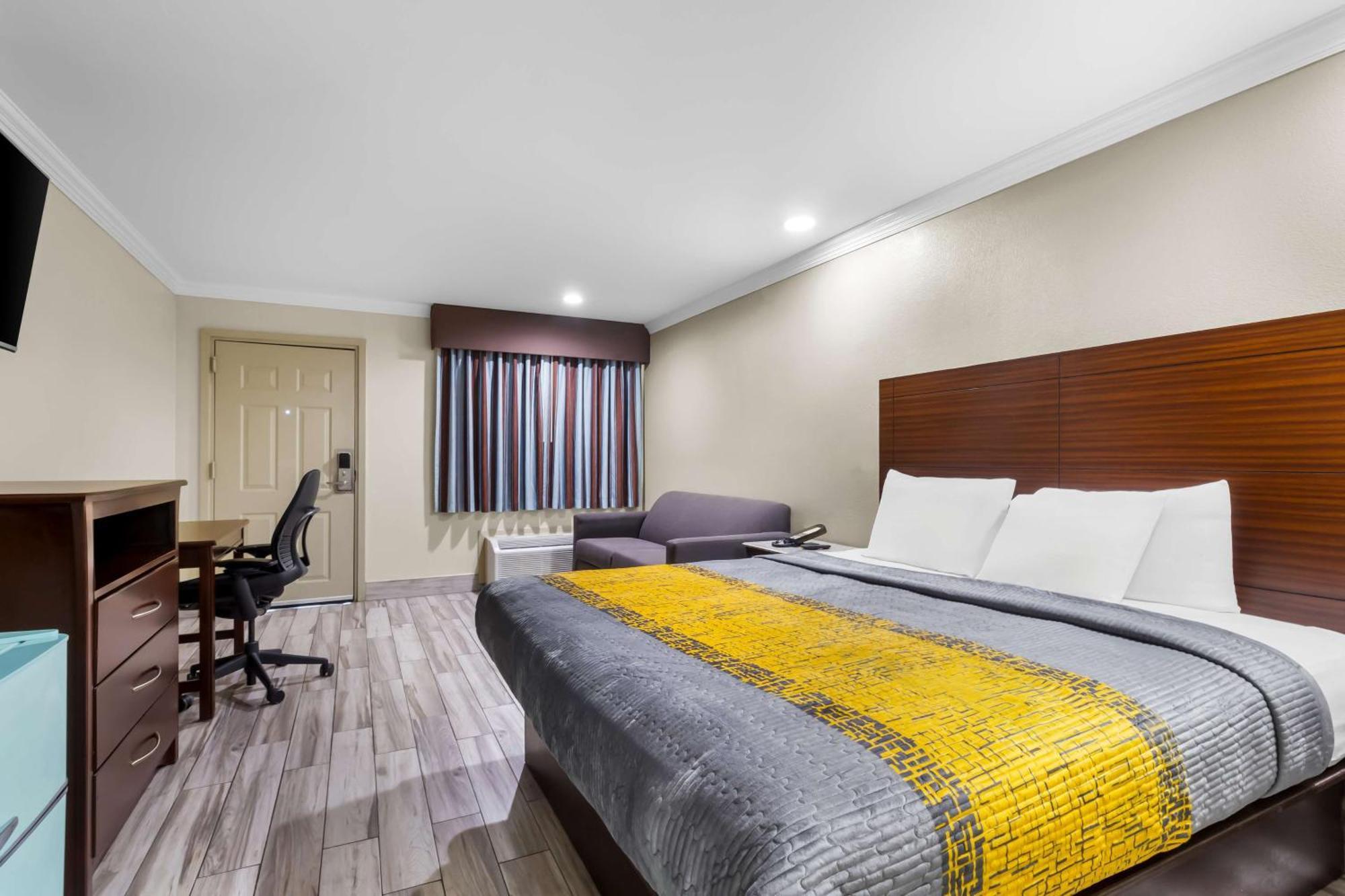 Americas Best Value Inn Houston Heights At I-45 Kültér fotó