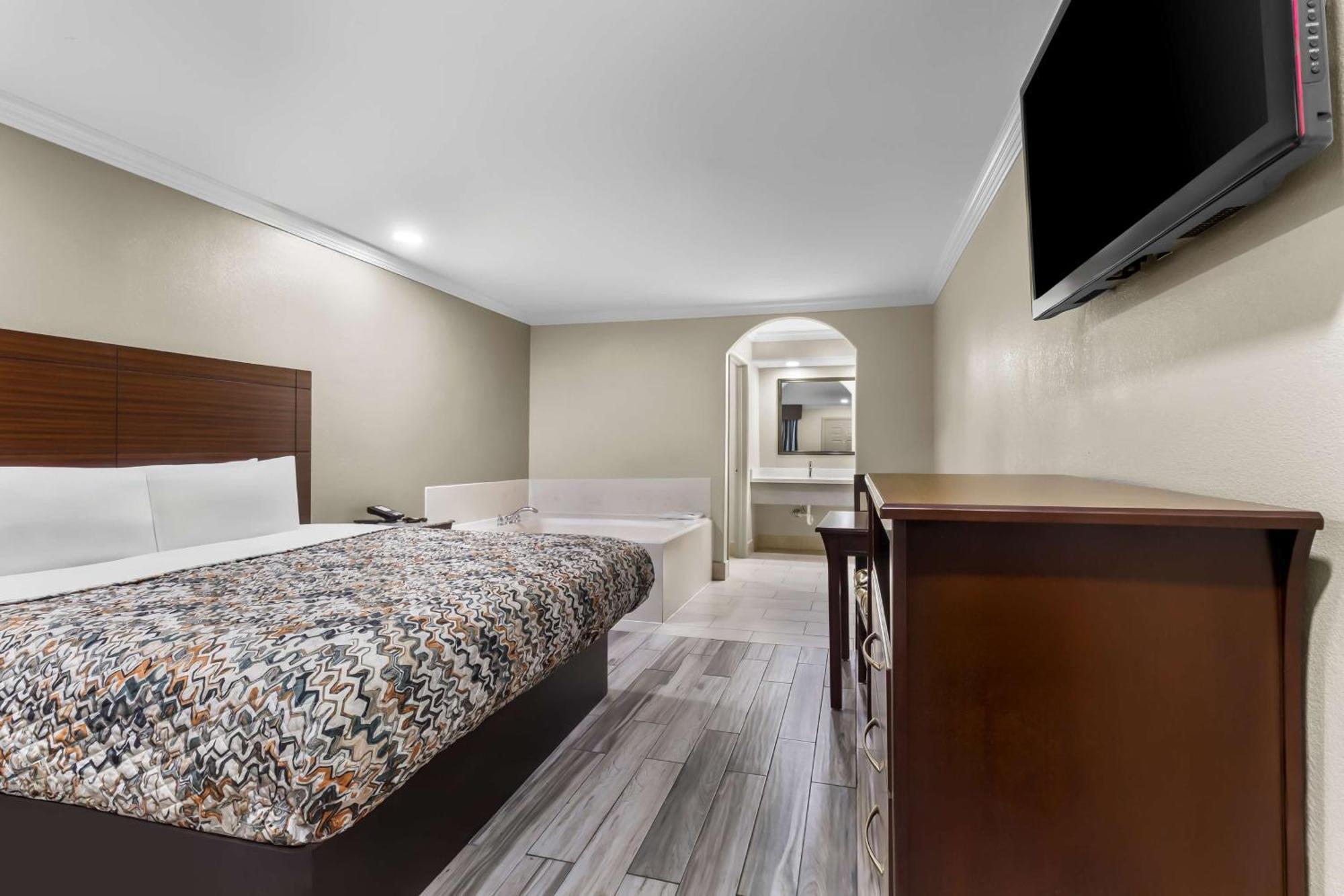 Americas Best Value Inn Houston Heights At I-45 Kültér fotó