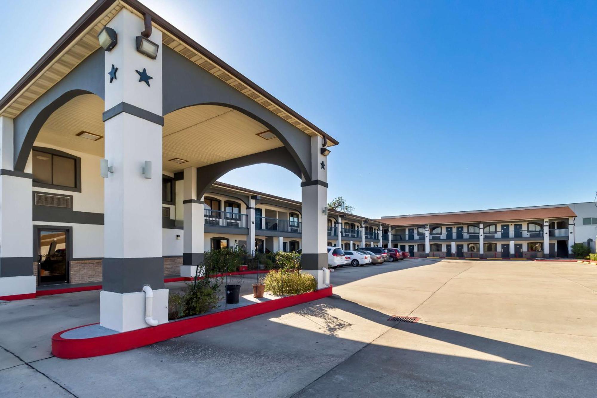 Americas Best Value Inn Houston Heights At I-45 Kültér fotó